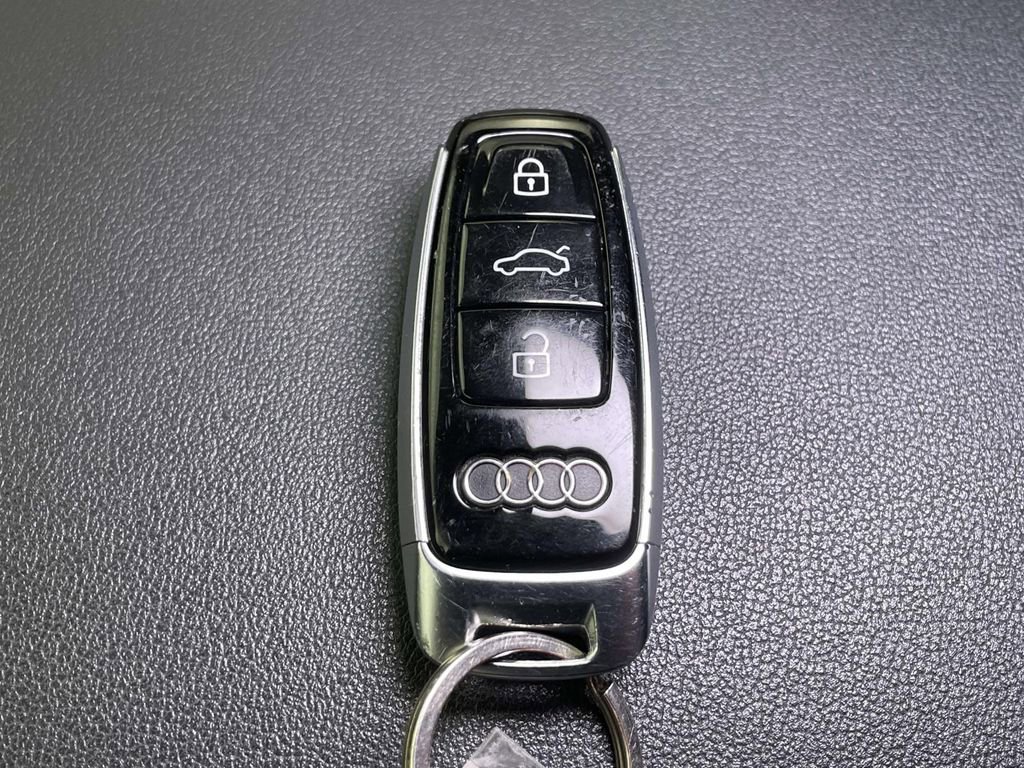 Used 2019 Audi Q8 Premium Plus image 45