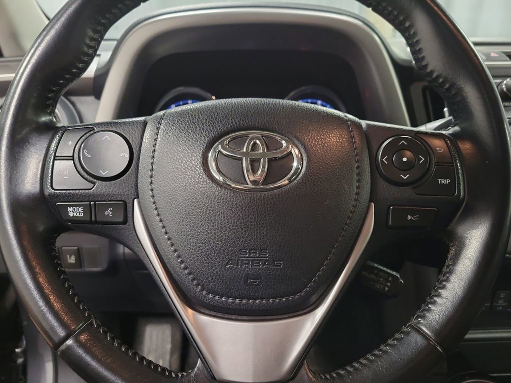 Used 2016 Toyota RAV4 Limited image 18