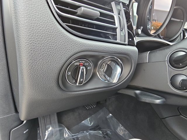 Used 2024 Porsche Macan image 28