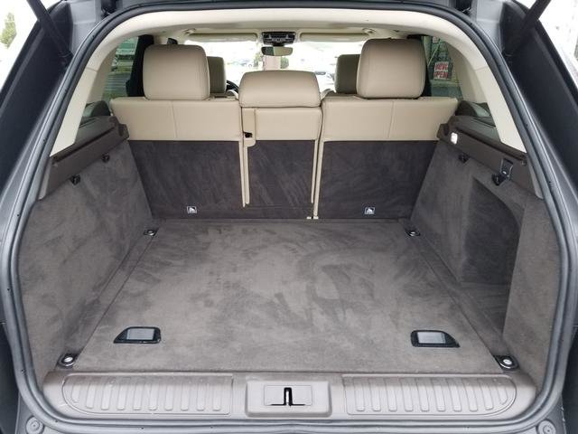 Used 2017 Land Rover Range Rover Sport HSE image 22