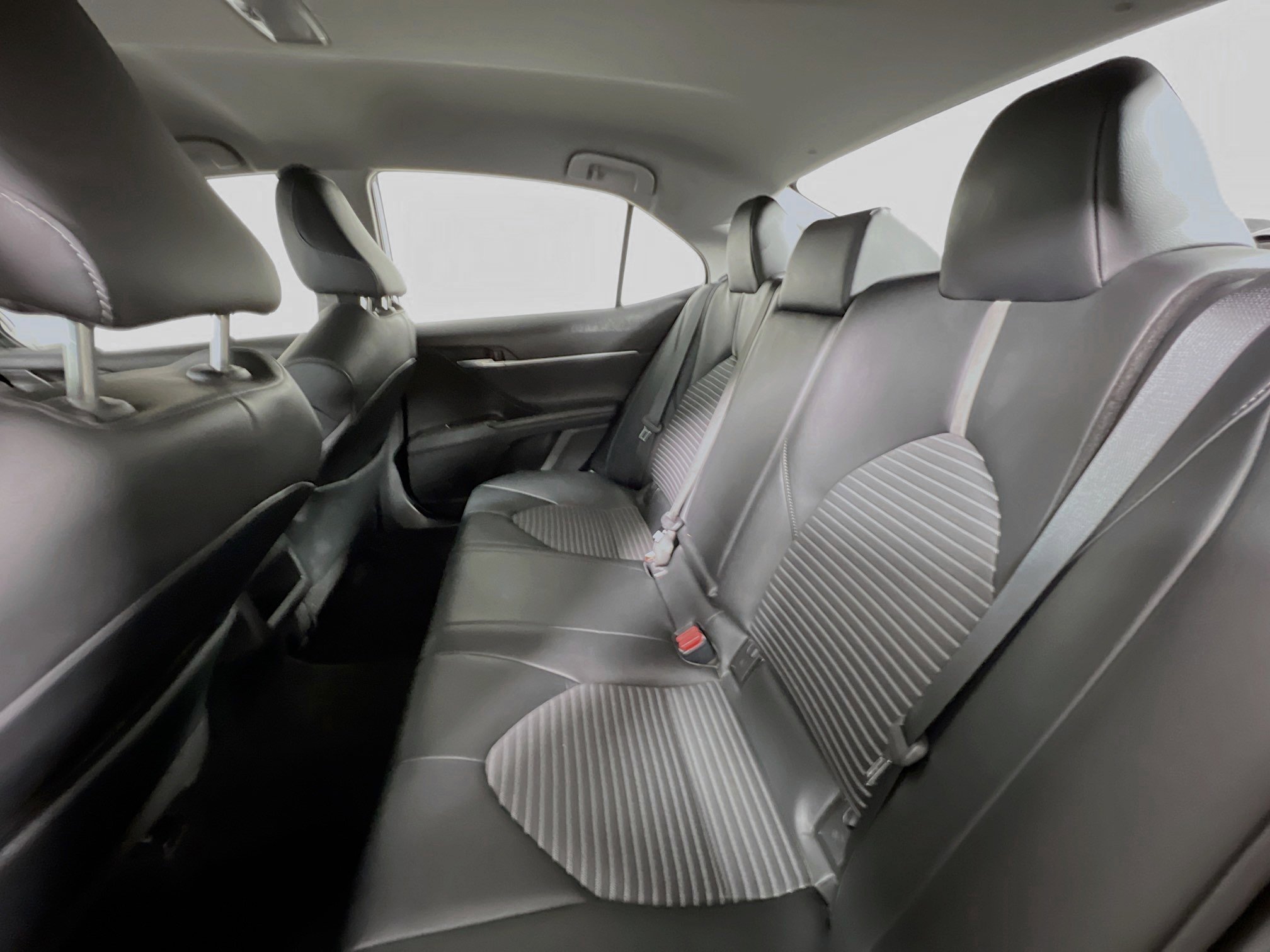 Used 2023 Toyota Camry SE image 28