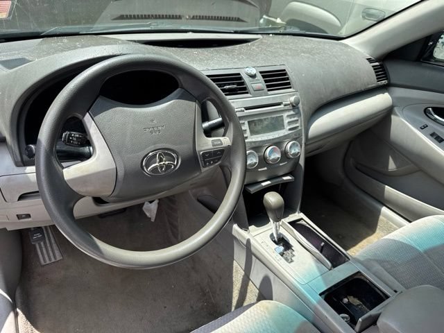 Used 2010 Toyota Camry LE FWD image 13