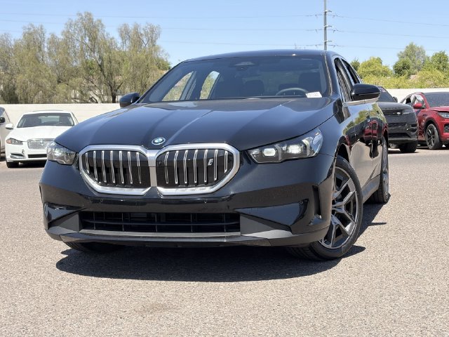 Certified 2026 BMW i5 eDrive40 w/ Premium Package RWD image 4