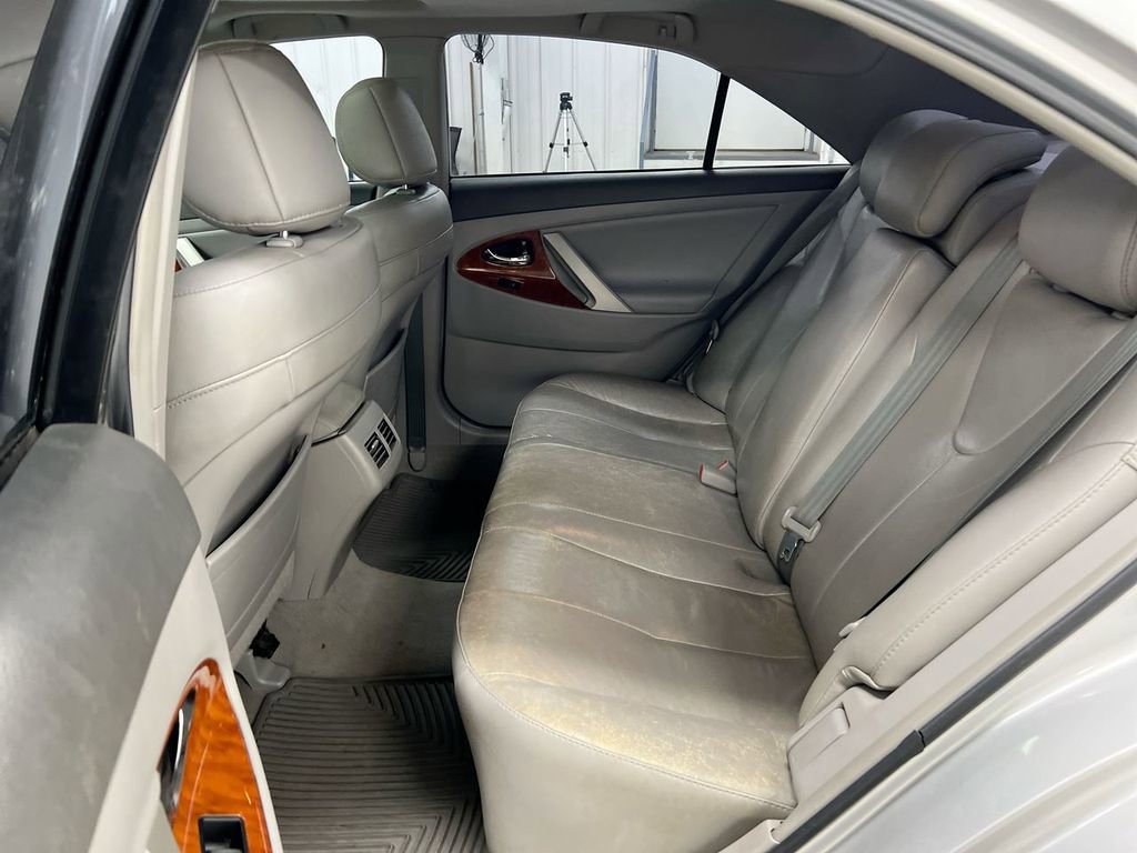 Used 2011 Toyota Camry XLE w/ XLE Extra-Value Pkg #2 image 22