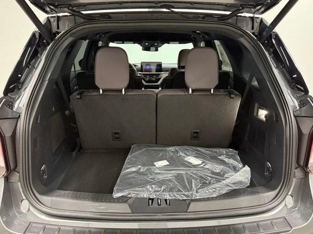 Used 2026 Ford Explorer Platinum RWD image 32