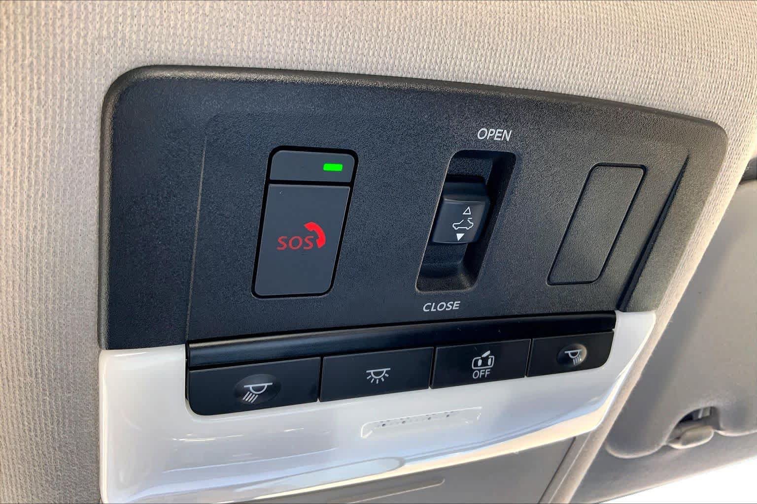 Used 2025 Nissan Sentra SR w/ SR Premium Package FWD image 34