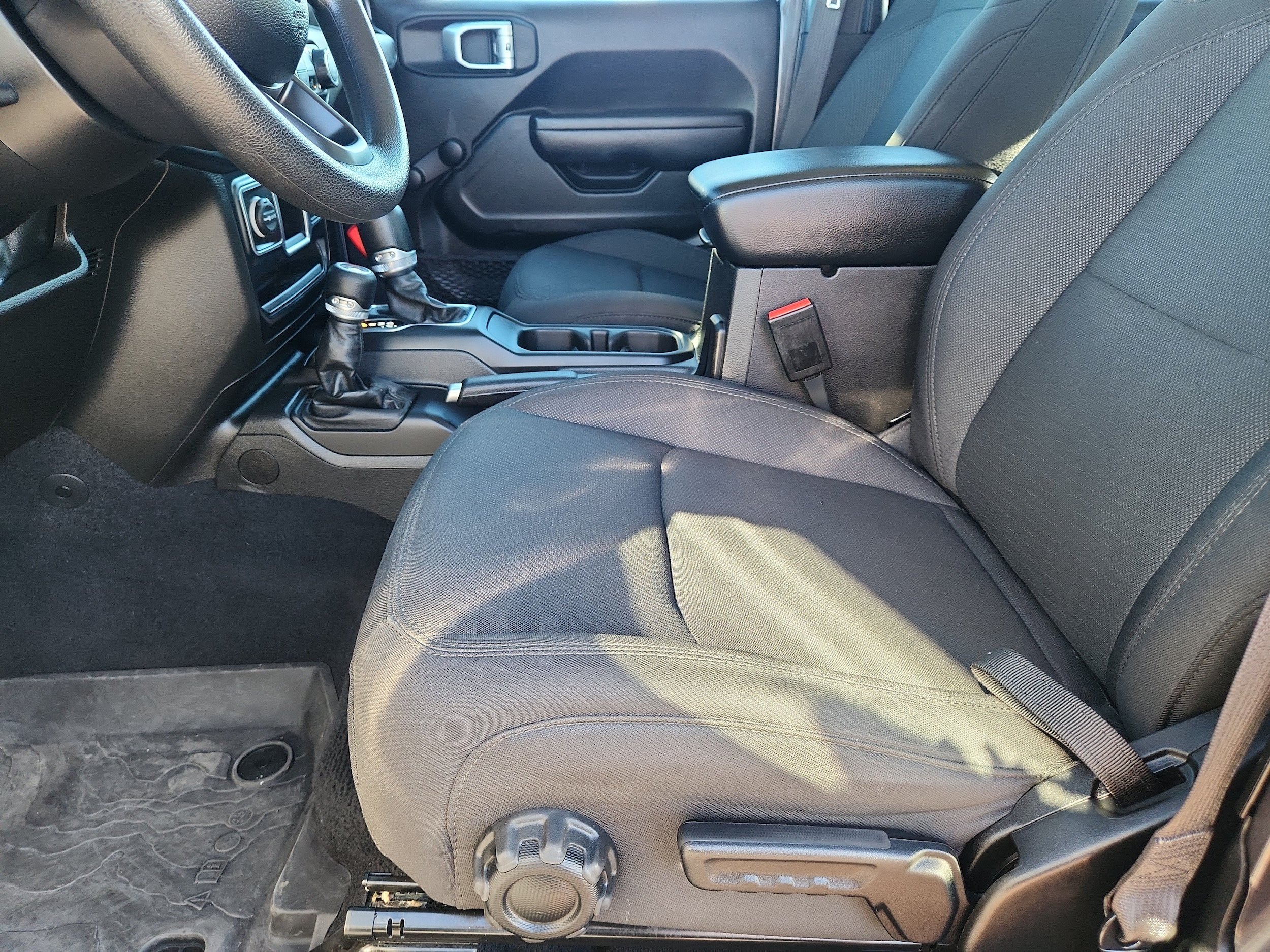 Used 2023 Jeep Gladiator Sport AWD/4WD image 10