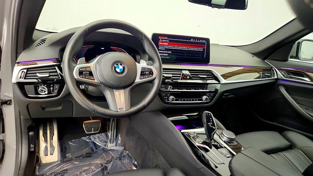 Used 2022 BMW 530i w/ M Sport Package RWD image 13