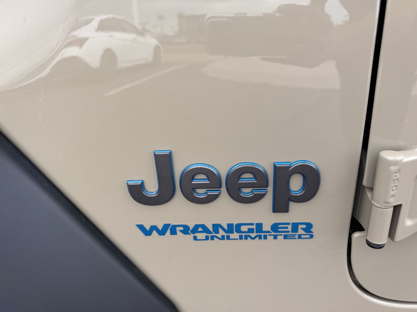 Used 2022 Jeep Wrangler Unlimited Rubicon 4xe w/ Cold Weather Group AWD/4WD image 24