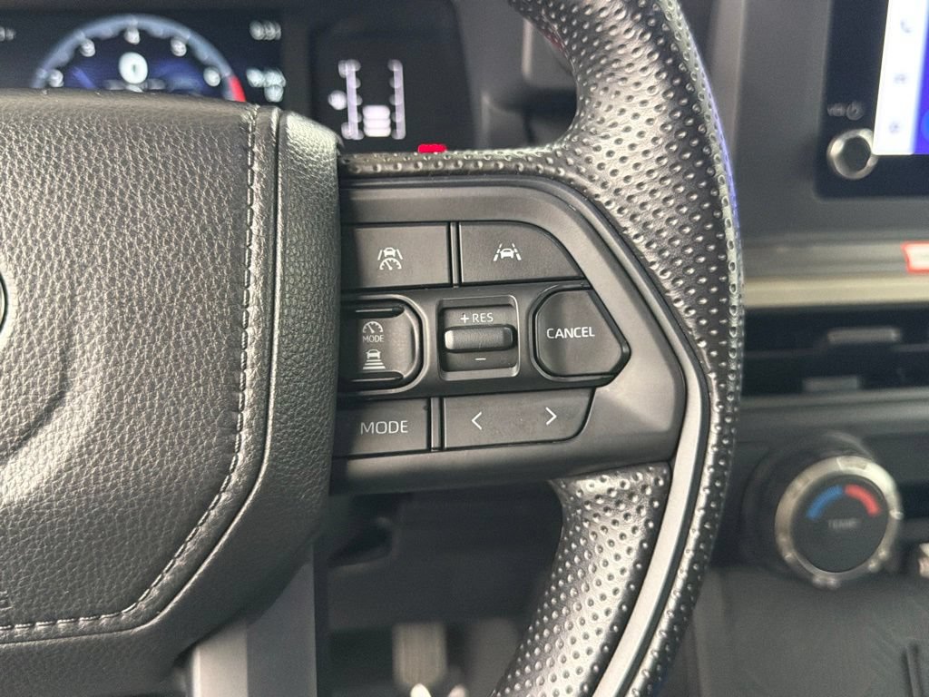 Used 2025 Toyota Tacoma SR5 AWD/4WD image 26