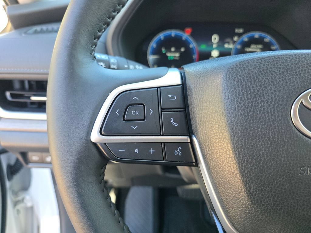 Used 2026 Toyota Grand Highlander AWD image 32