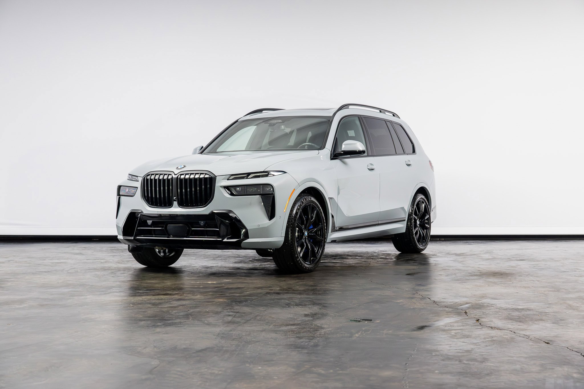 Used 2024 BMW X7 xDrive40i w/ M Sport Package image 7