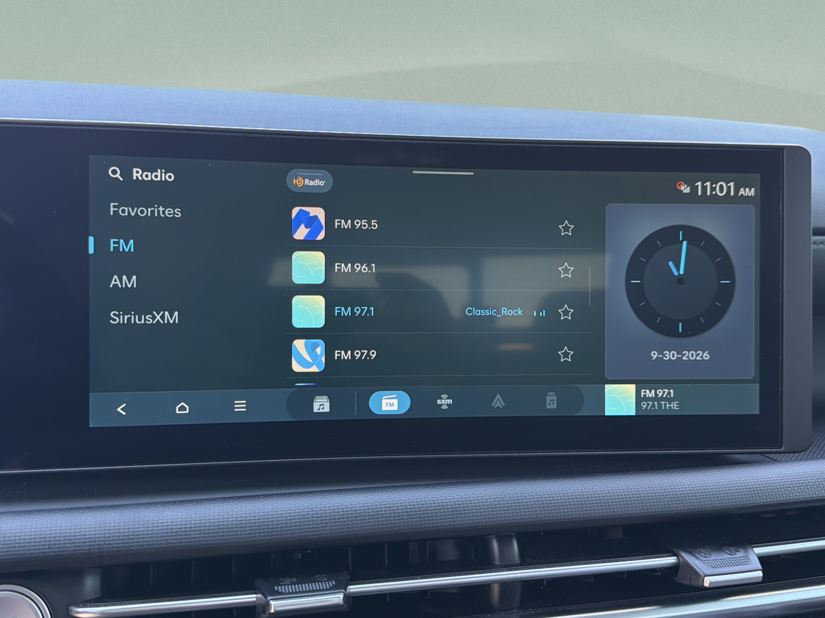 Certified 2025 Hyundai Santa Cruz SEL FWD image 14