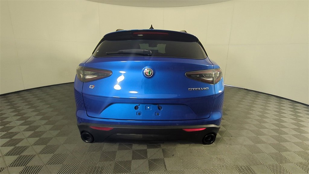 New 2025 Alfa Romeo Stelvio Sprint image 5