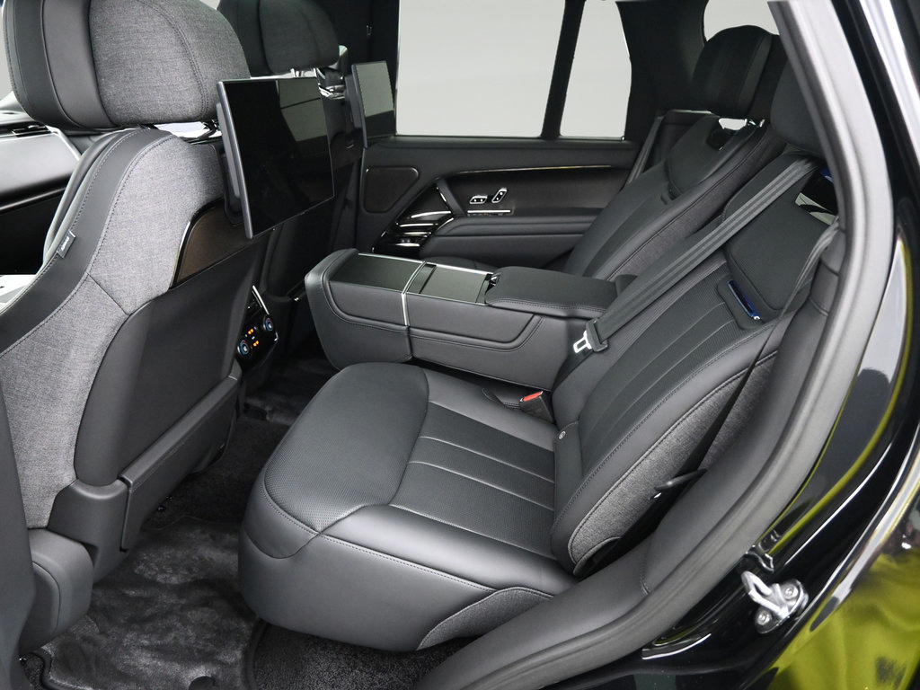 New 2025 Land Rover Range Rover SV AWD/4WD image 6