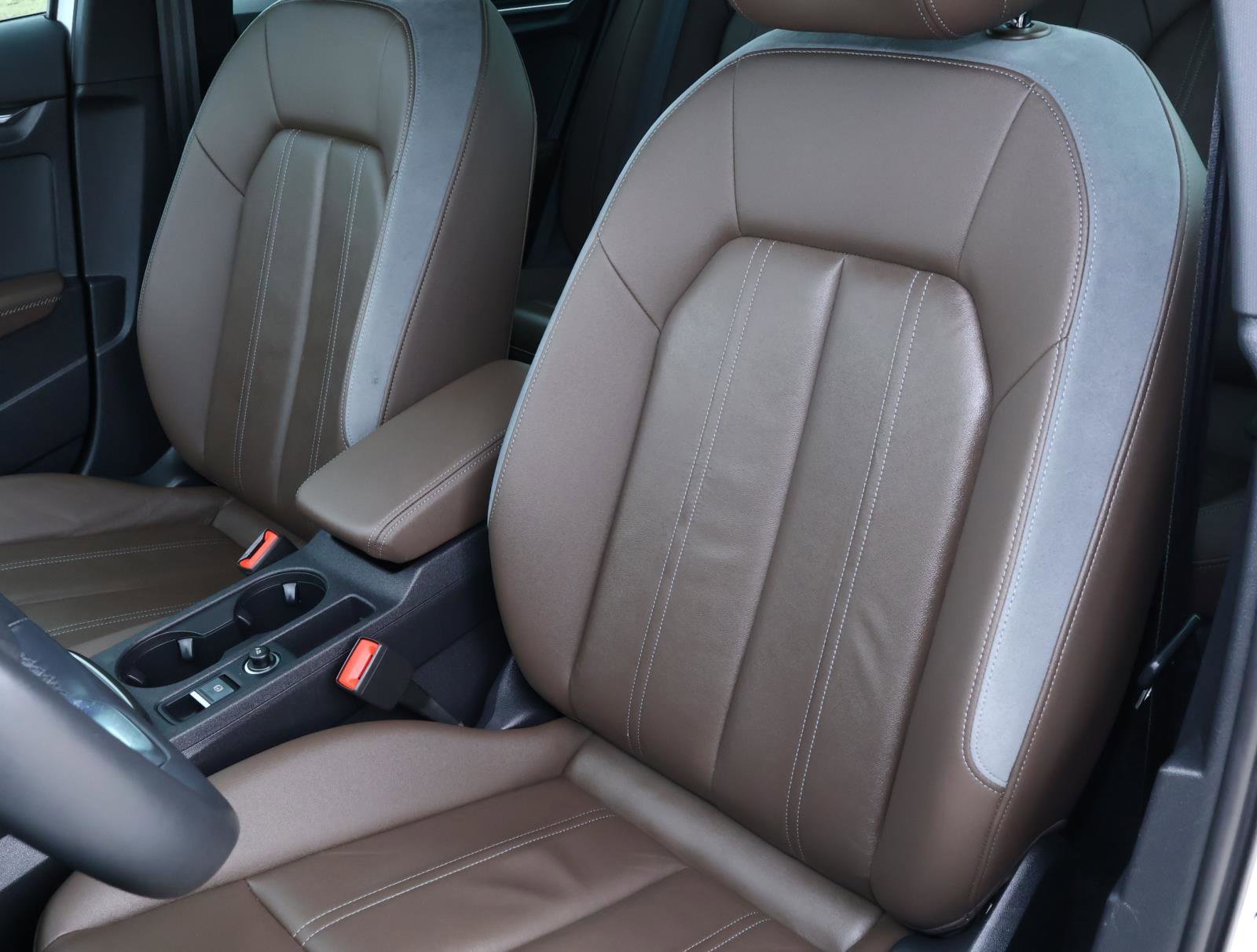 Used 2023 Chrysler 300 Touring L w/ Popular Equipment Group image 43