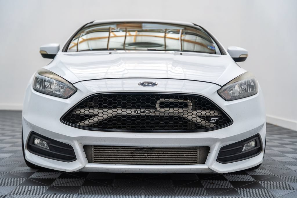 Used 2017 Ford Focus ST FWD image 2
