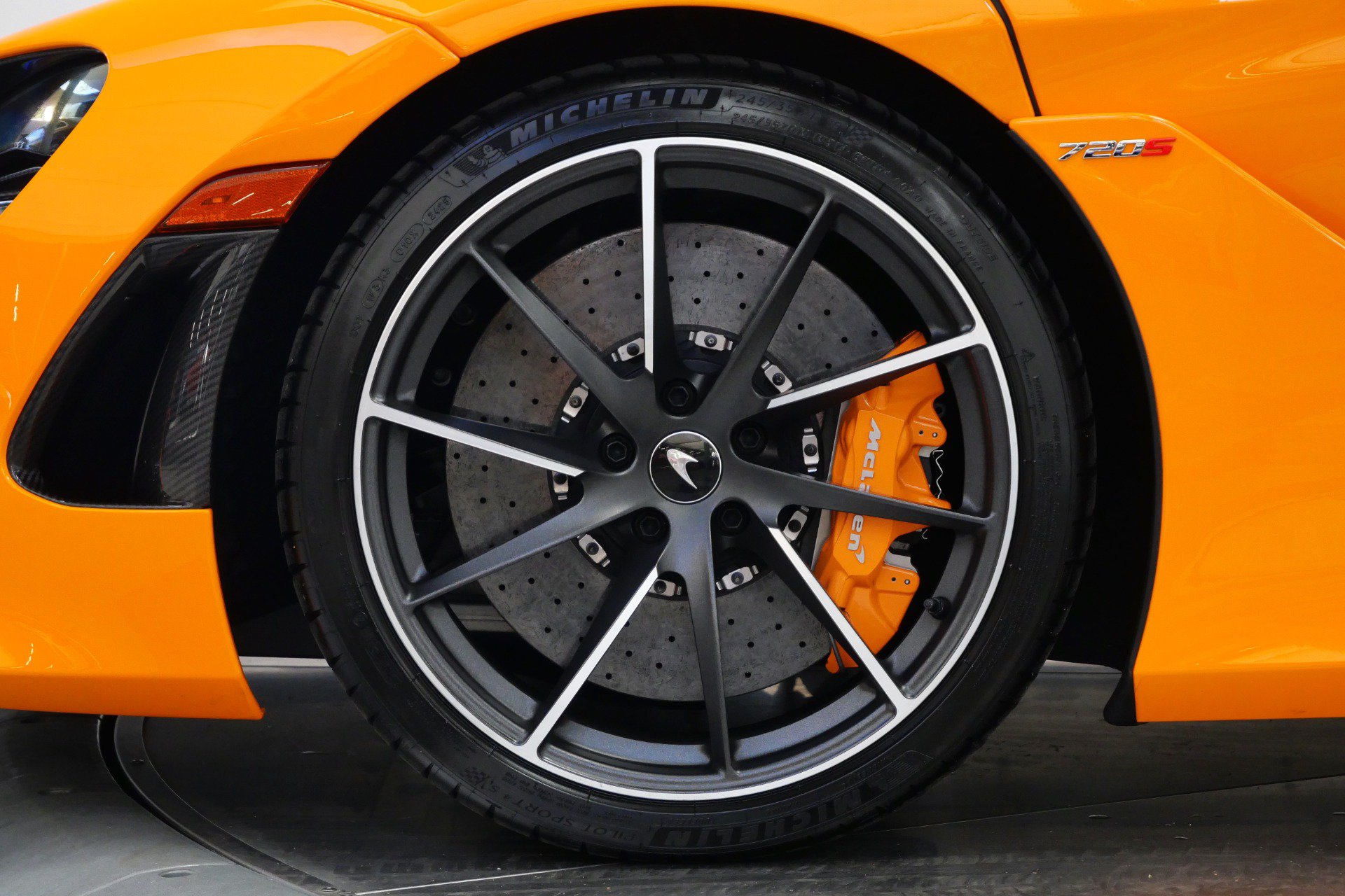 Used 2022 McLaren 720S RWD image 10