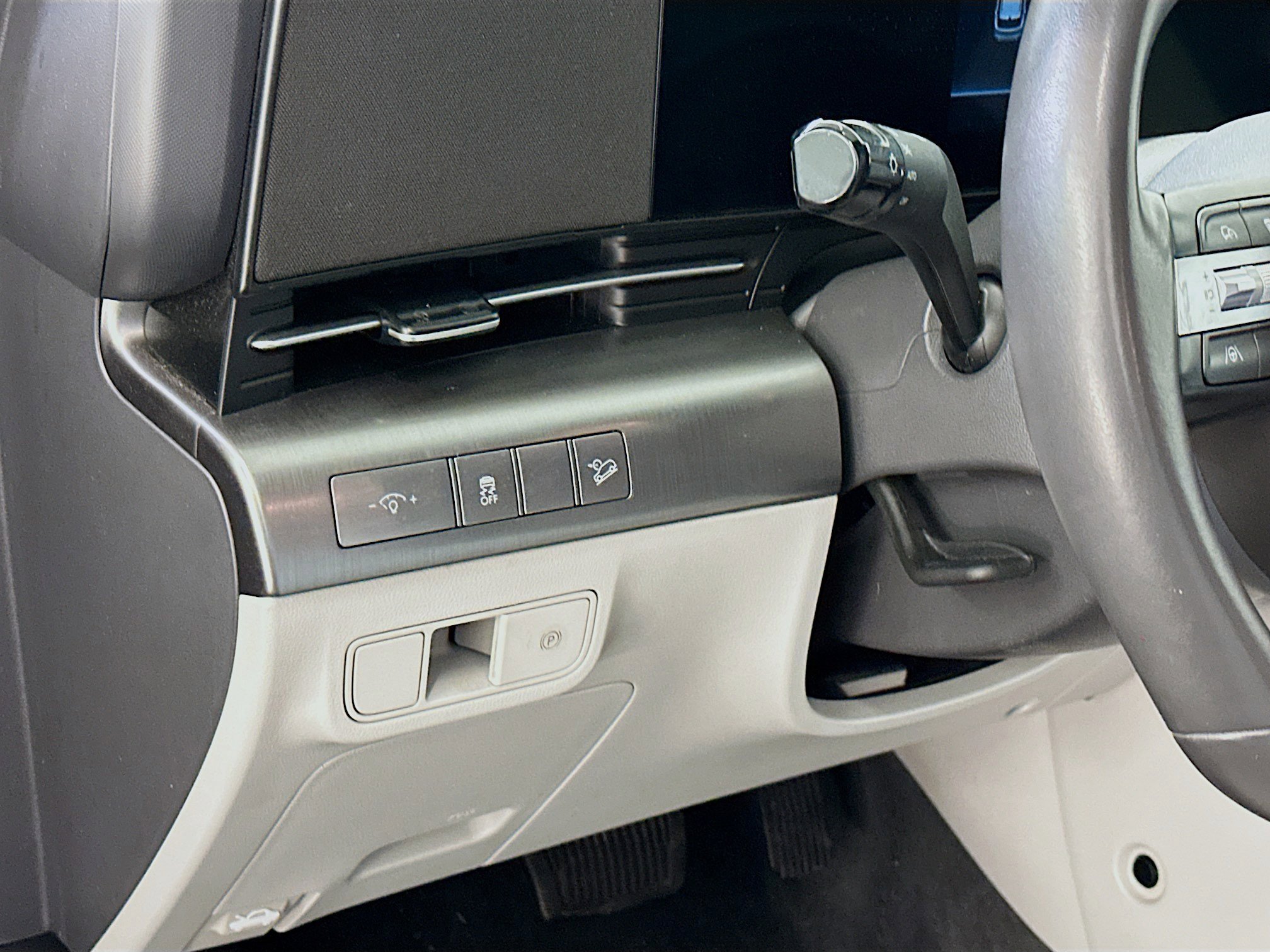 Used 2025 Hyundai Kona SEL image 17