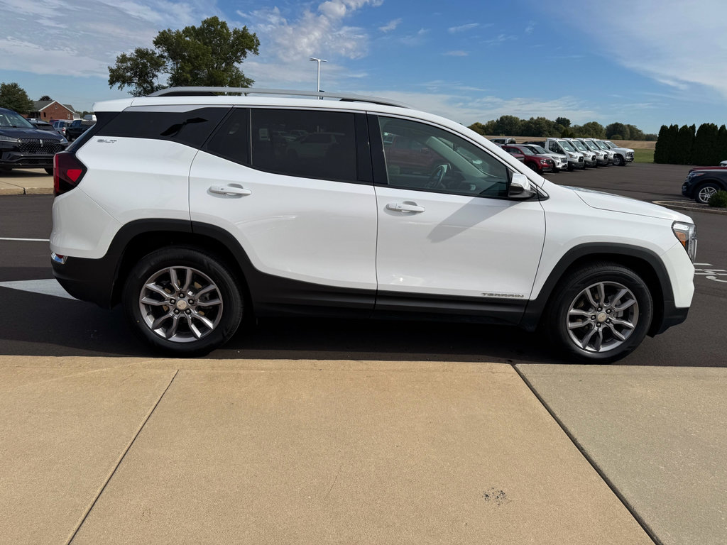 Used 2023 GMC Terrain SLT image 10