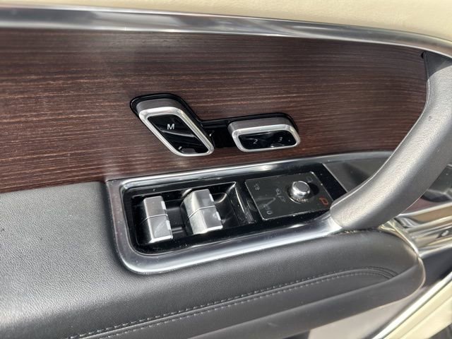 Used 2023 Land Rover Range Rover Long Wheelbase SE image 9