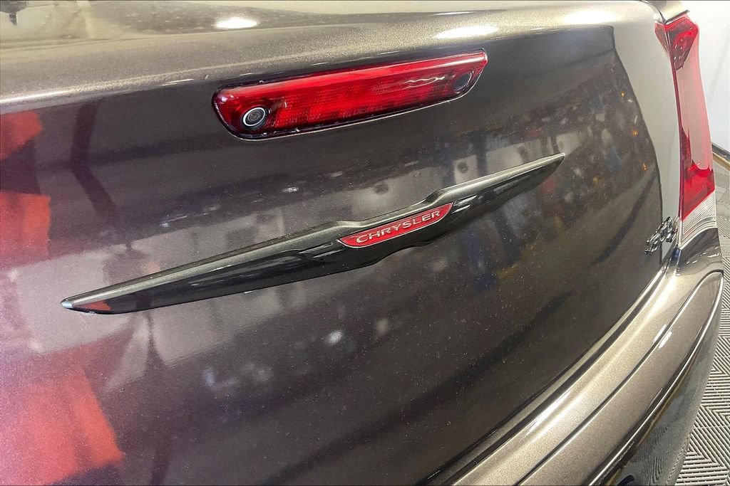 Used 2023 Chrysler 300 S RWD image 40