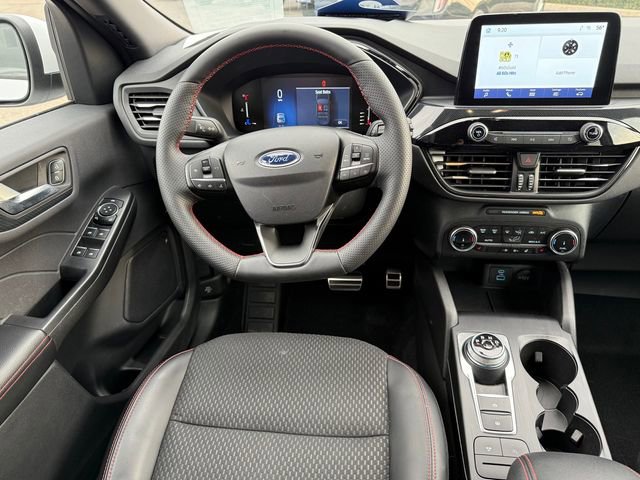 Certified 2023 Ford Escape ST-Line Select AWD/4WD image 8
