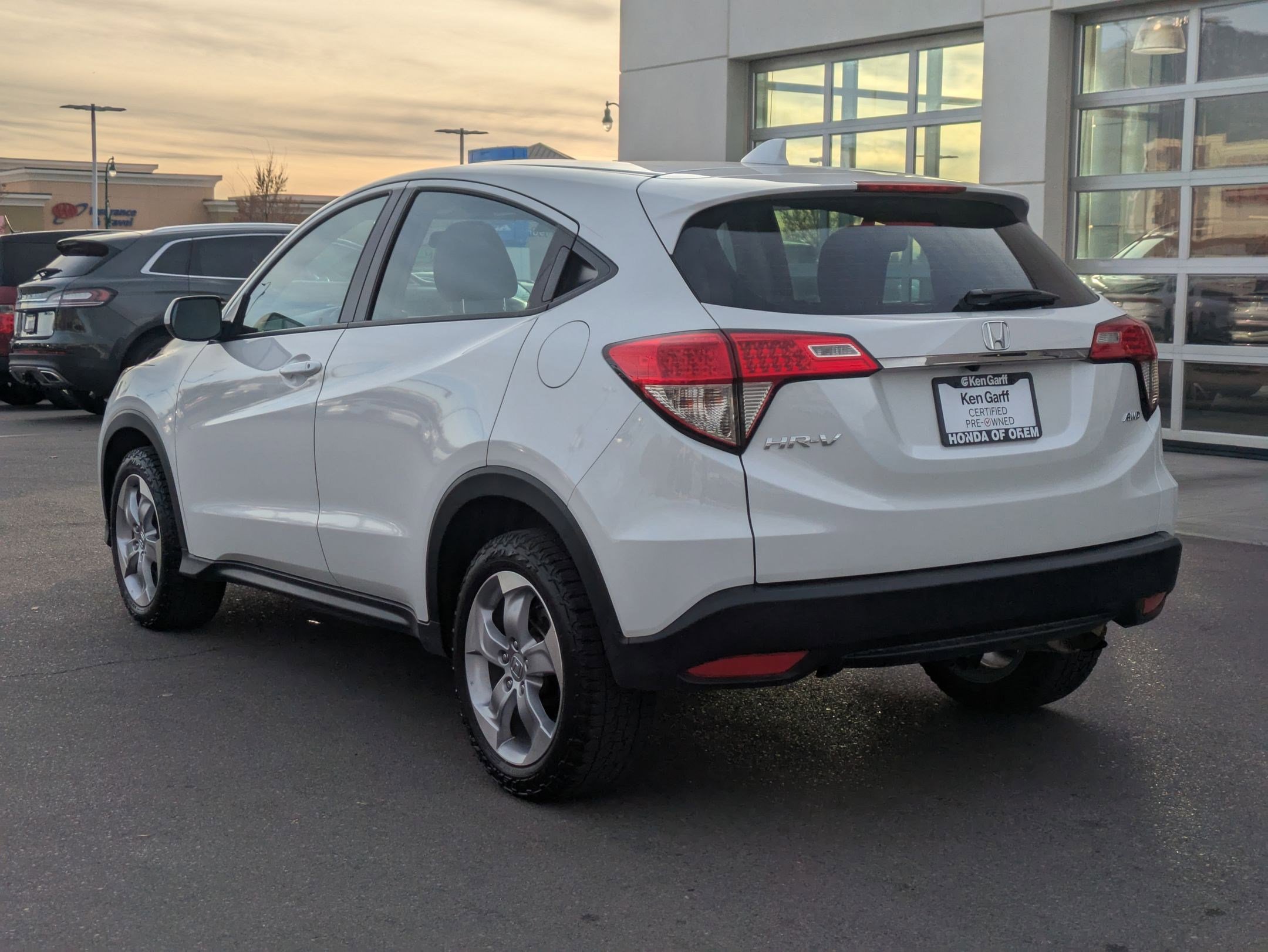 Used 2021 Honda HR-V LX image 8