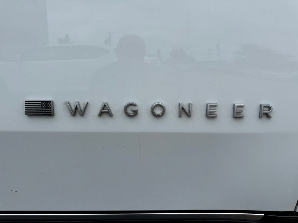 Used 2025 Jeep Wagoneer L Series II AWD/4WD image 46