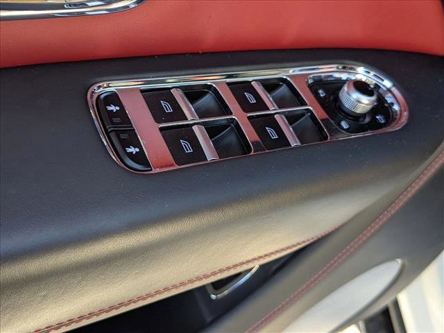 Used 2023 Bentley Bentayga image 7