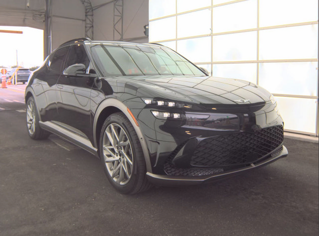 Used 2025 Genesis GV60 Advanced AWD/4WD image 4