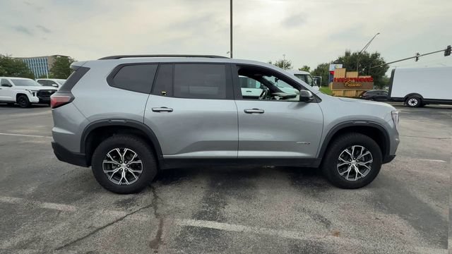 Used 2024 GMC Acadia AT4 w/ Luxury Package AWD/4WD image 9