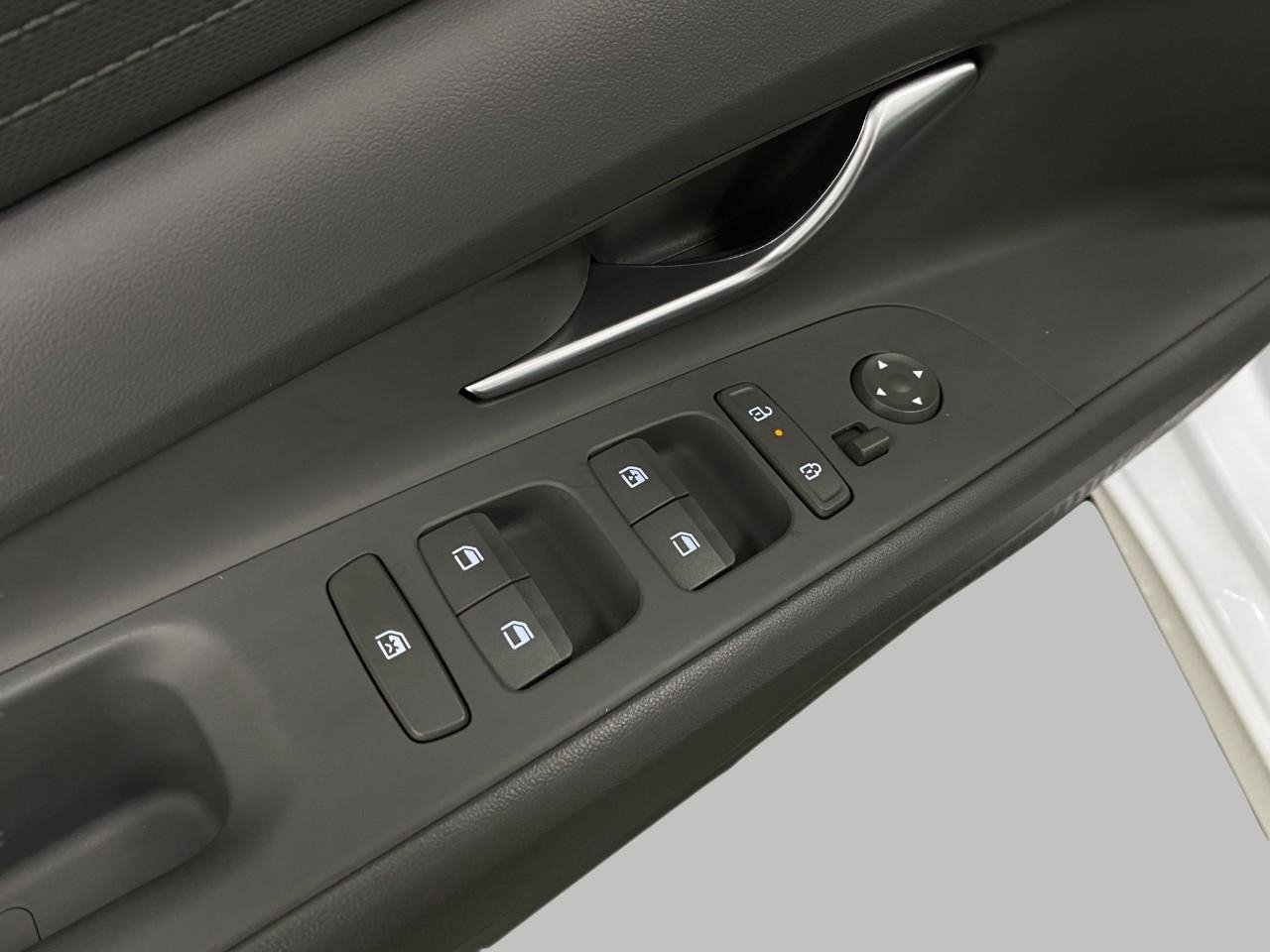 Certified 2024 Hyundai Elantra SEL FWD image 29
