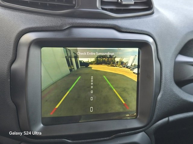 Used 2023 Jeep Renegade Latitude image 26