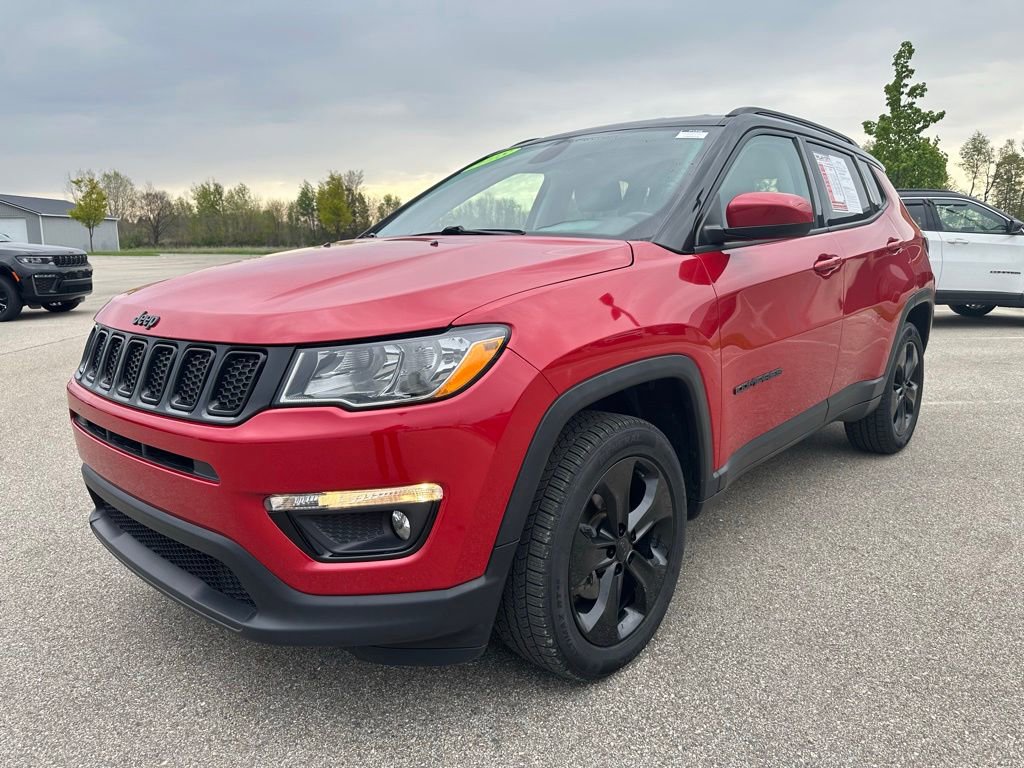 Used 2018 Jeep Compass Latitude AWD/4WD image 2