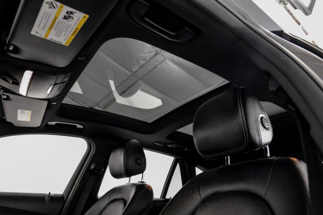 Used 2020 Mercedes-Benz GLC 300 image 19