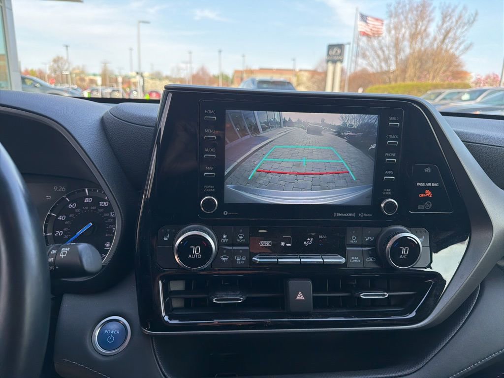 Used 2021 Toyota Highlander XLE image 28