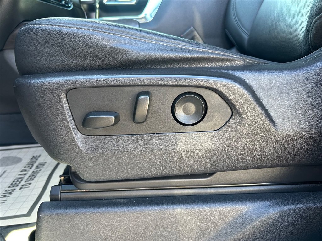 Used 2023 Chevrolet Silverado 1500 LTZ AWD/4WD image 15