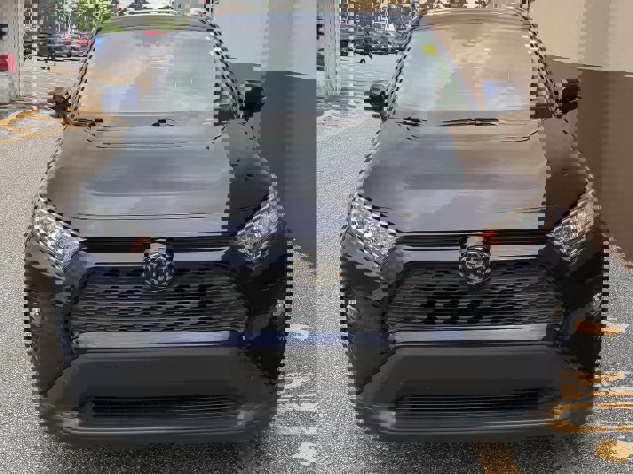 Used 2020 Toyota RAV4 XLE Premium image 8