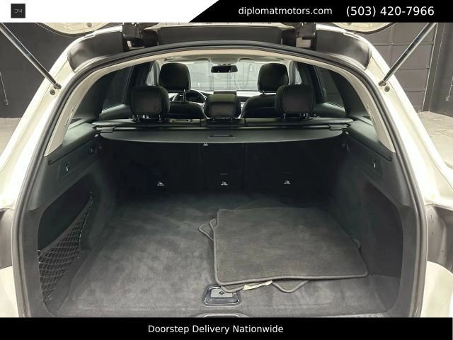 Used 2017 Mercedes-Benz GLC 300 4MATIC image 35