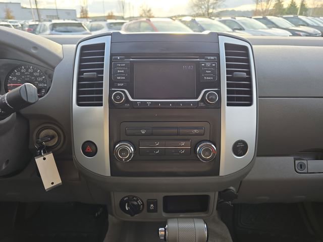 Used 2015 Nissan Frontier SV image 23