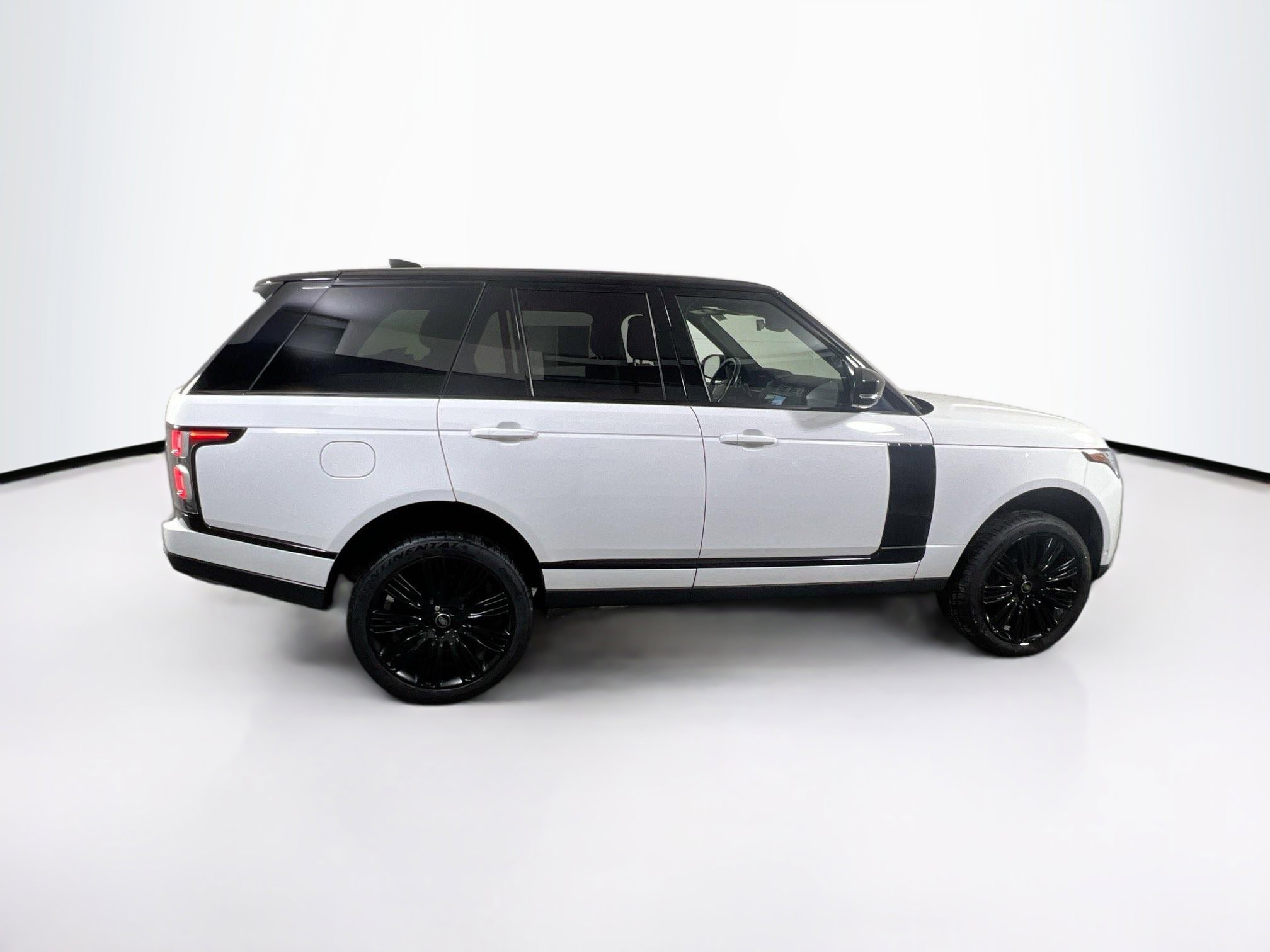 Used 2022 Land Rover Range Rover Westminster Edition image 4