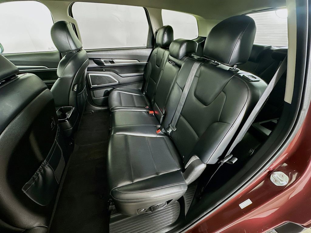 Certified 2022 Kia Telluride LX image 31