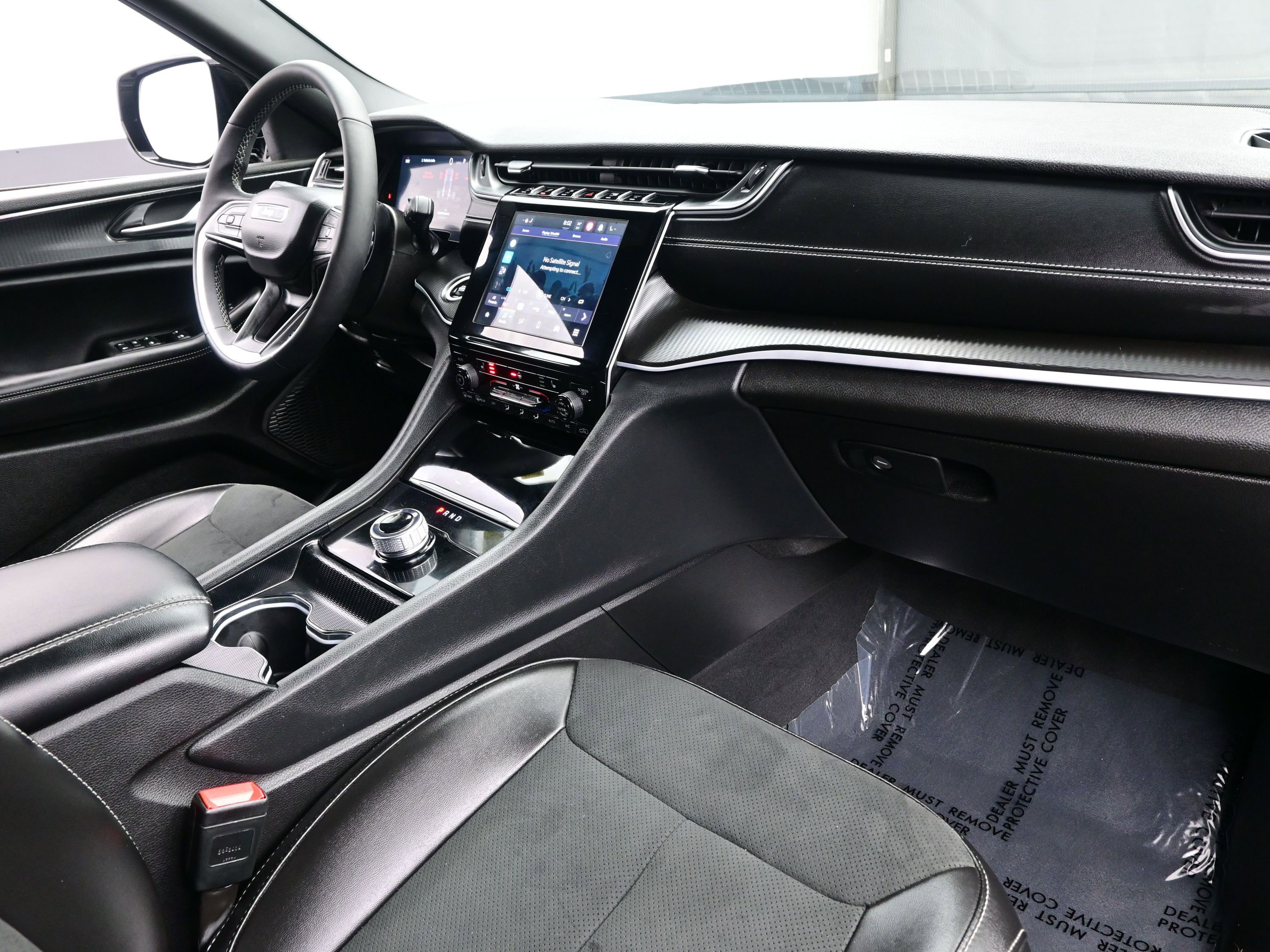 Used 2024 Jeep Grand Cherokee Altitude image 15