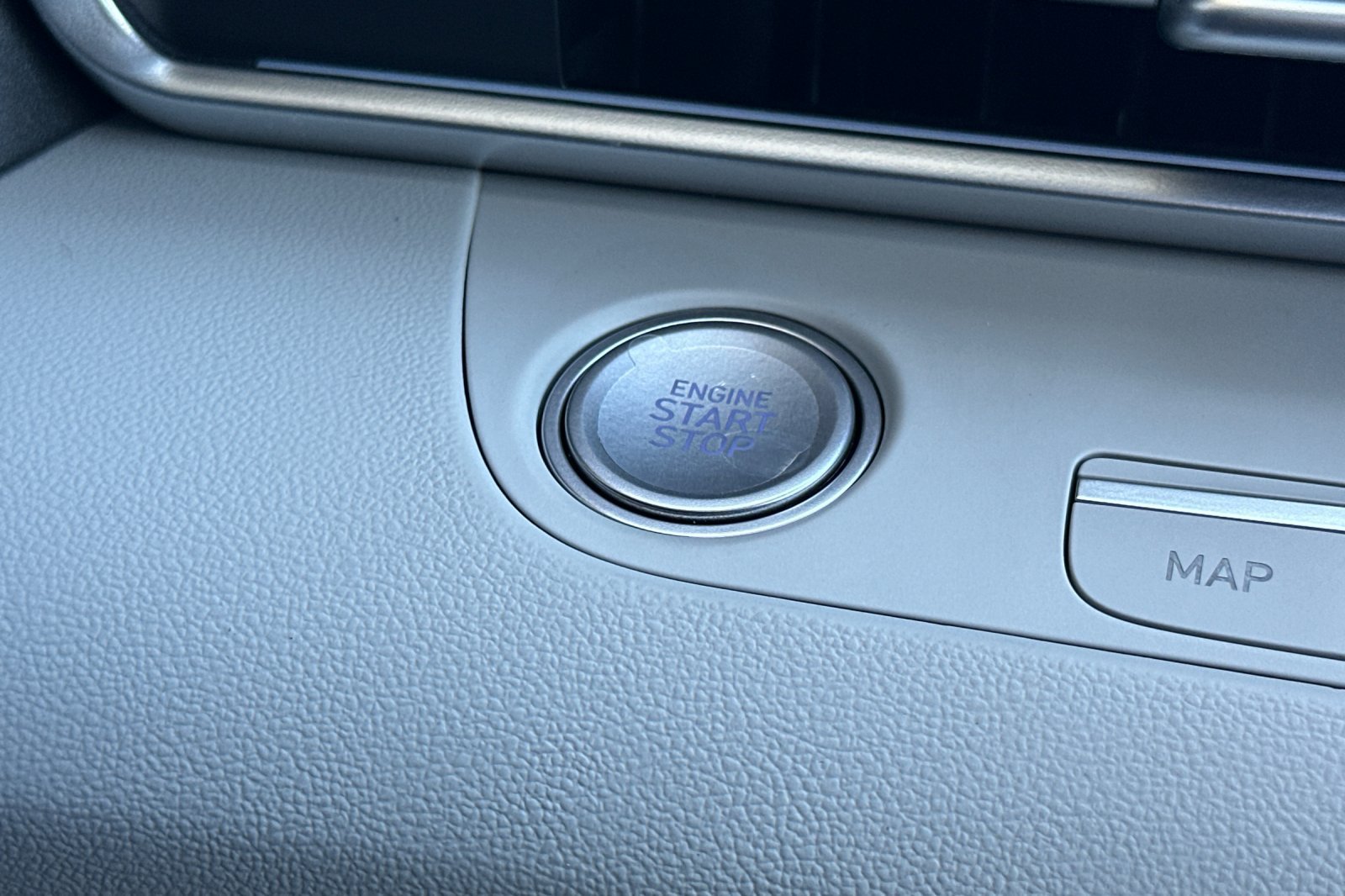 New 2026 Hyundai Elantra Limited FWD image 23