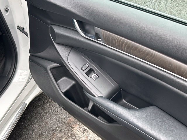 Used 2018 Honda Accord EX image 29
