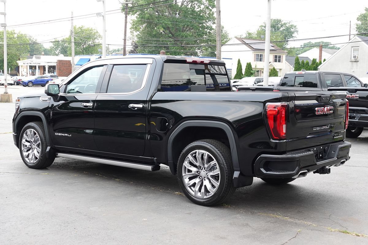 Used 2023 GMC Sierra 1500 Denali w/ Denali Reserve Package AWD/4WD image 2
