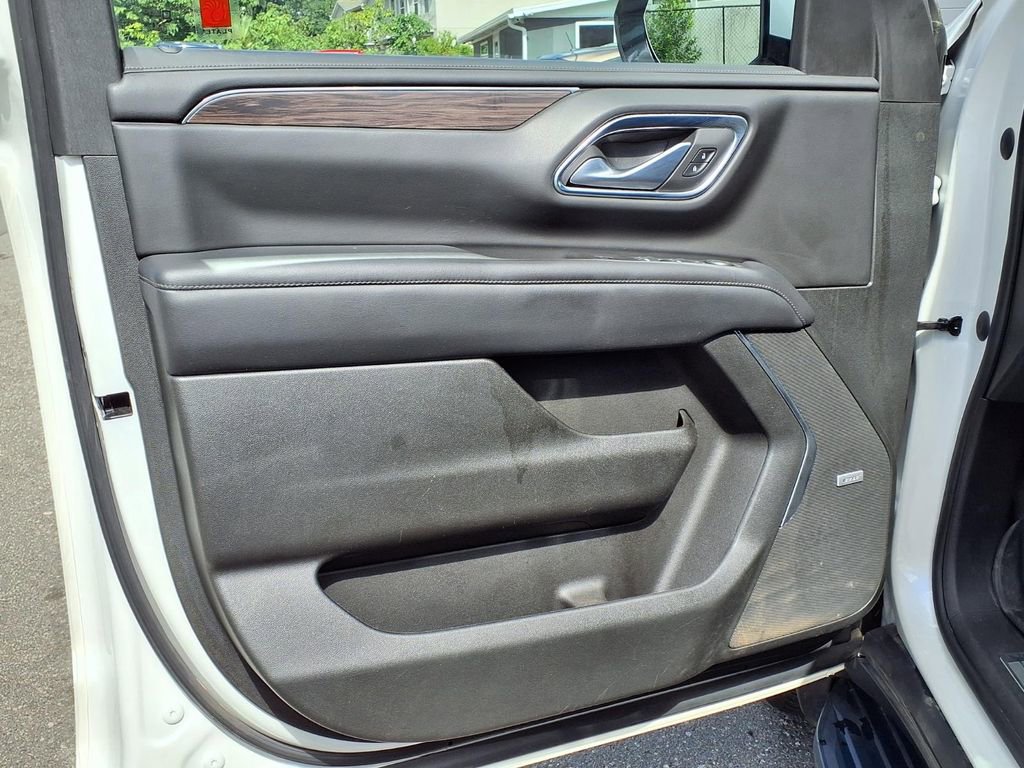 Used 2022 Chevrolet Suburban LT w/ Luxury Package AWD/4WD image 31