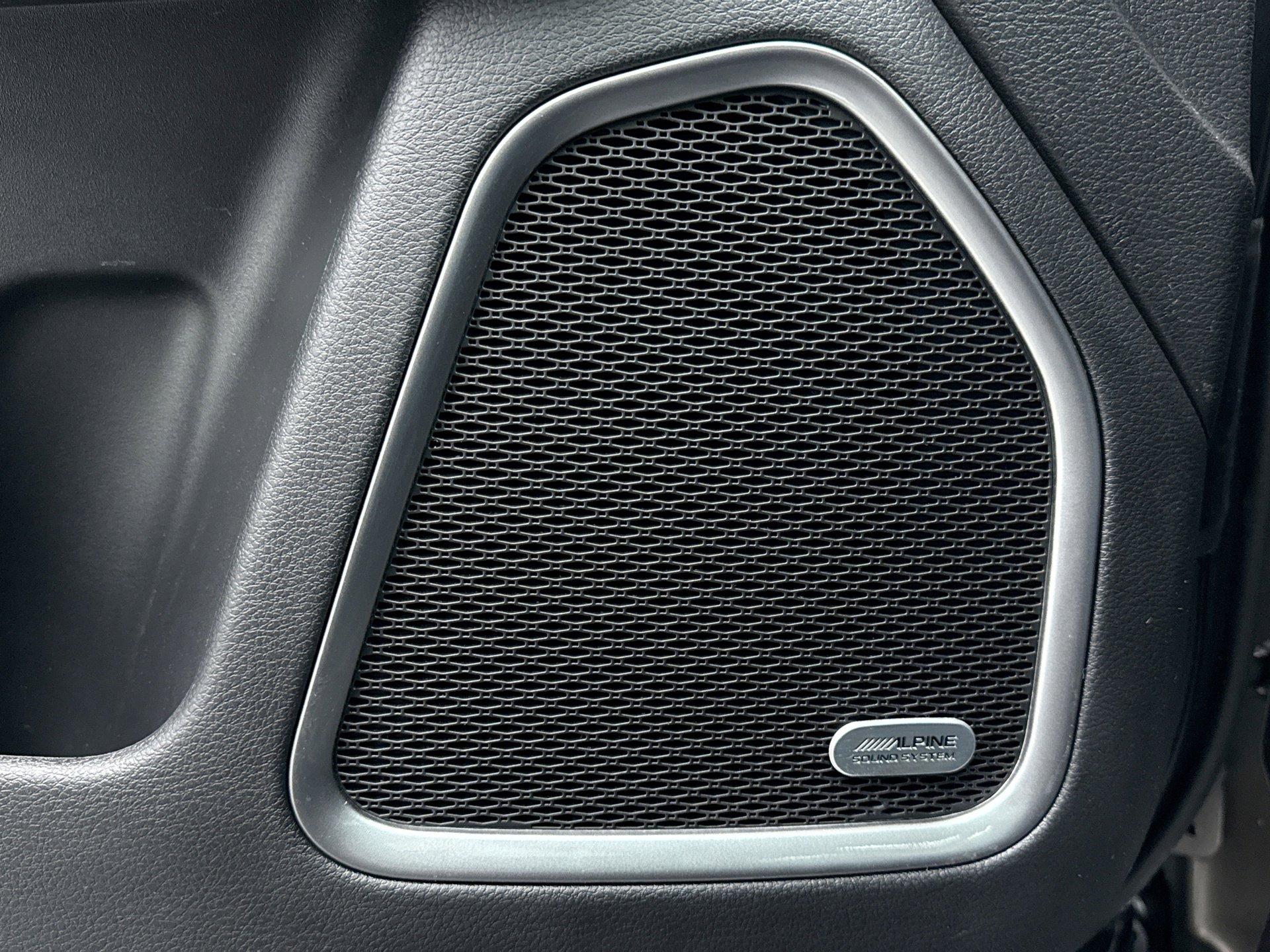 Used 2022 Jeep Compass Latitude w/ Sun and Sound Group AWD/4WD image 16