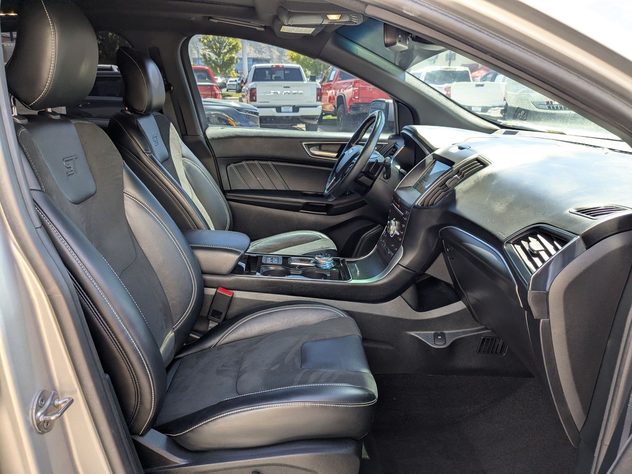 Used 2019 Ford Edge ST w/ Equipment Group 401A AWD/4WD image 35